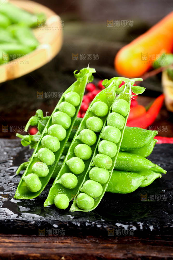 黑底上的青豌豆