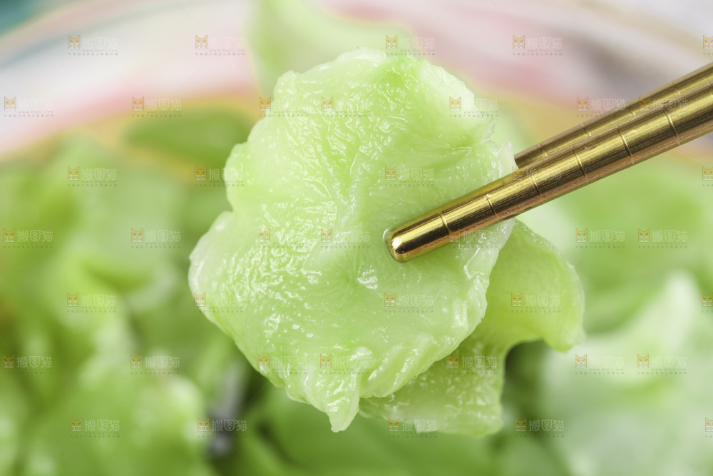 碗里泡着莴苣干