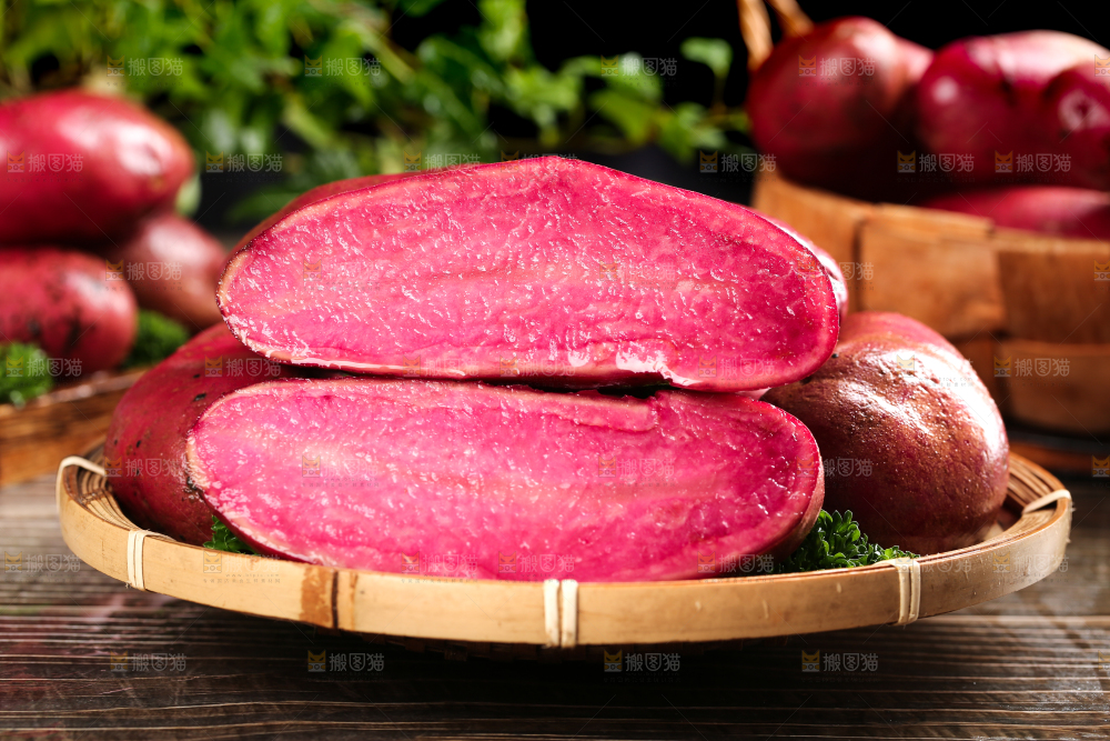 篮子里的红心土豆