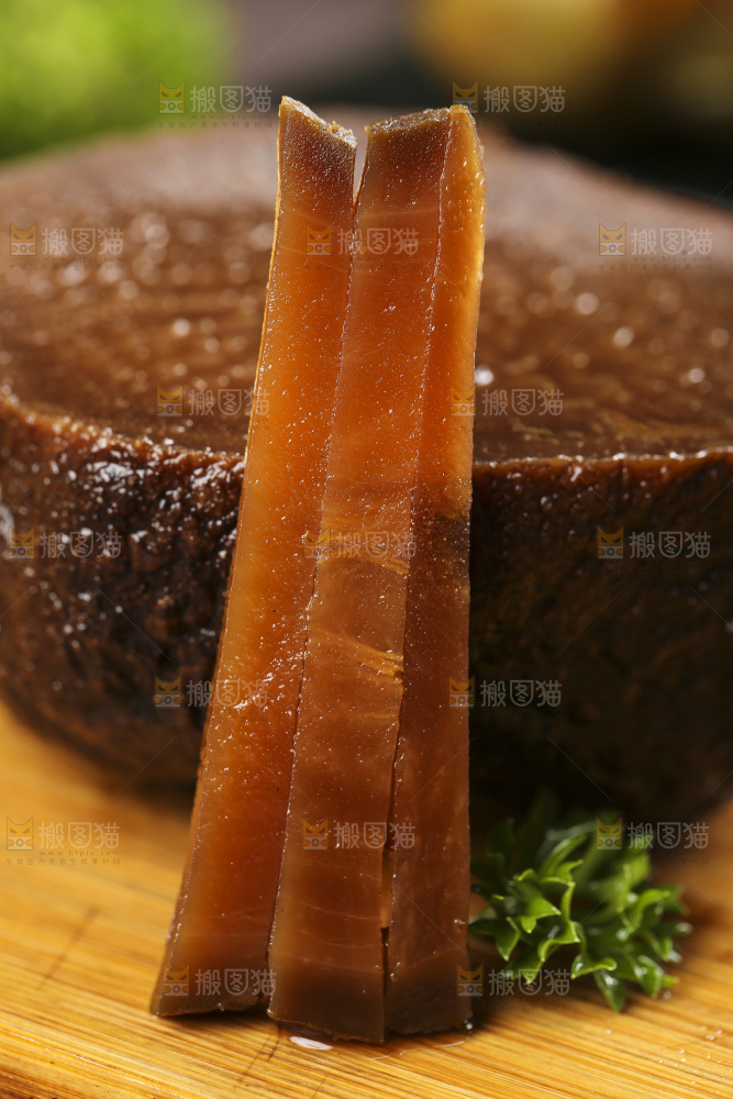 木板上的大头菜