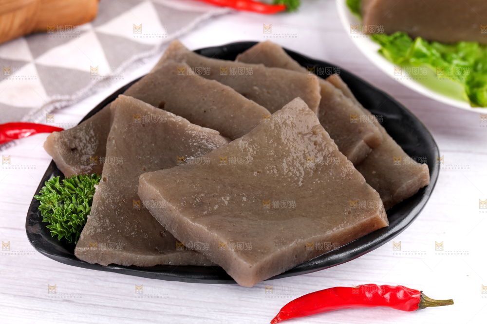 浅底上的手工魔芋豆腐