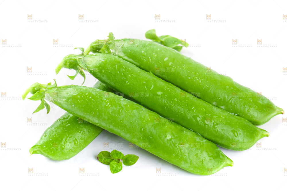 白底上放着一堆豌豆