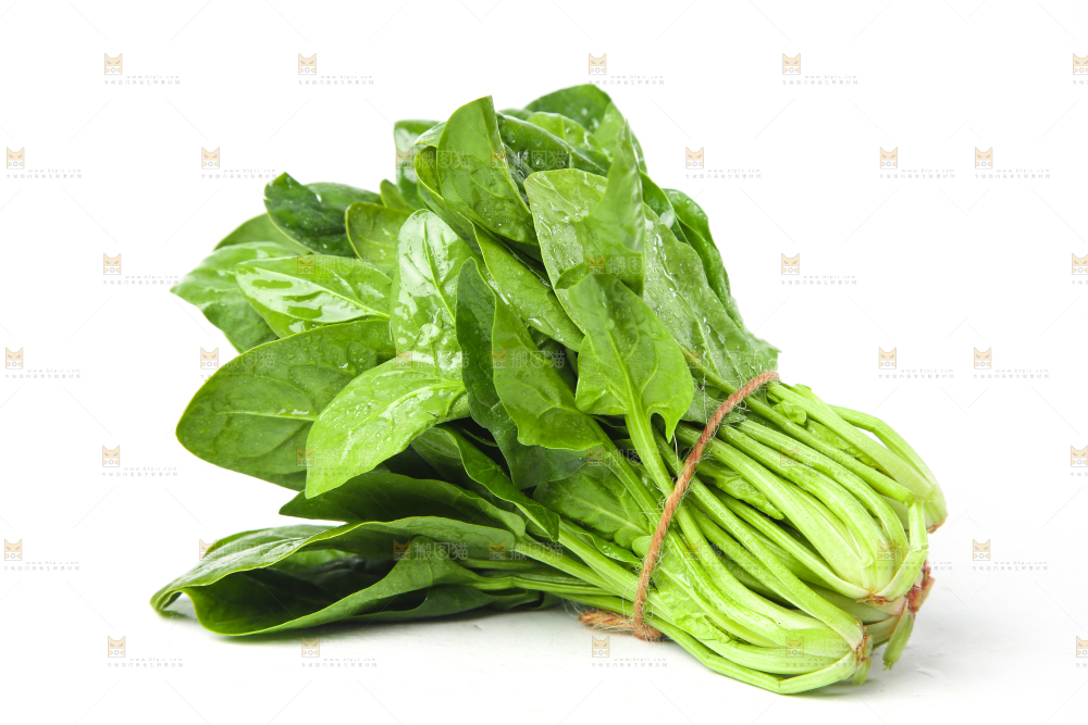 白底上放着菠菜
