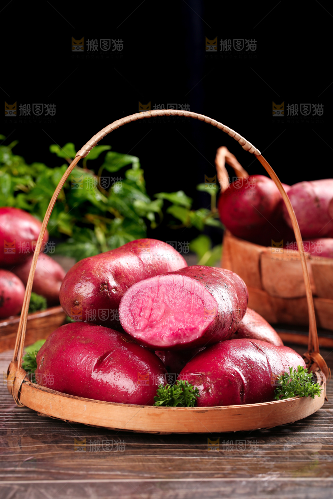 篮子里的红心土豆