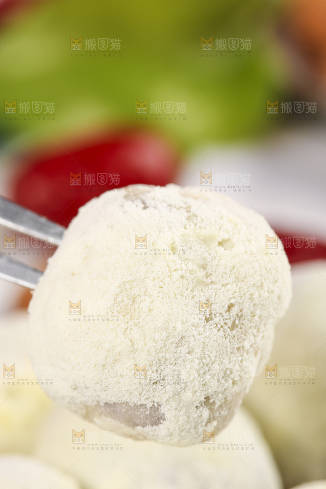 叉子叉着奶枣