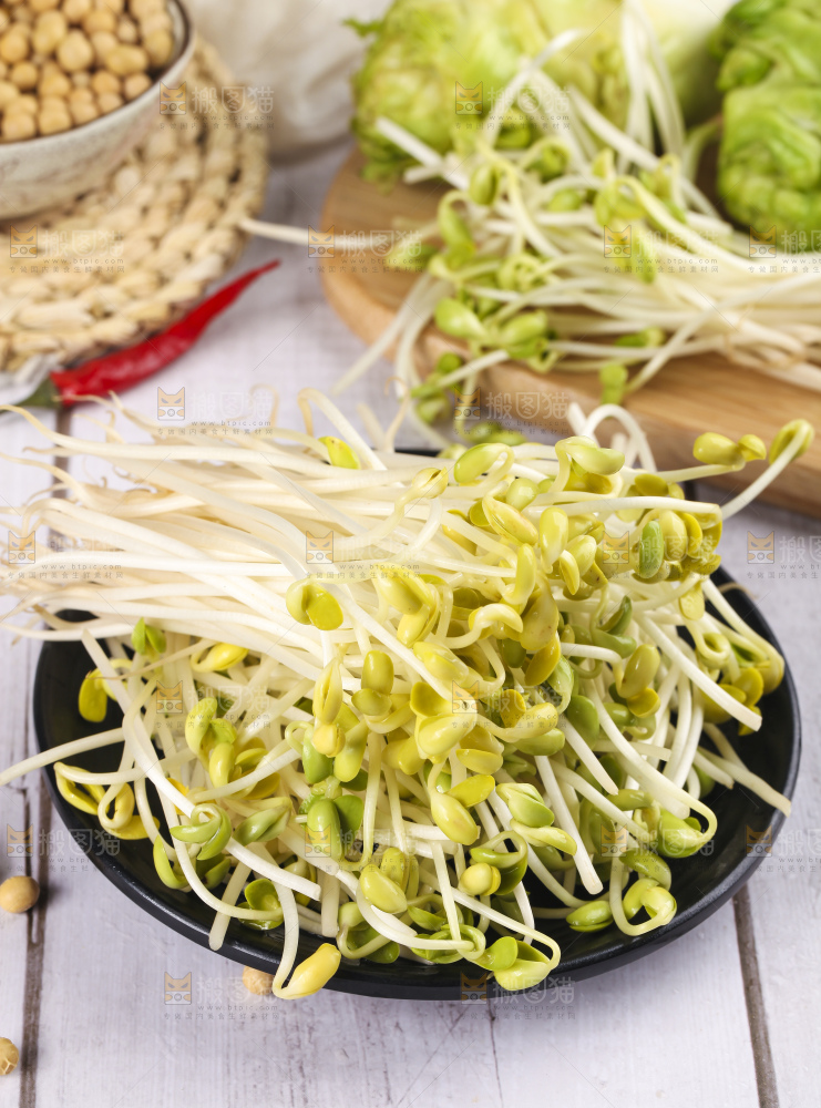 盘子里的豆芽