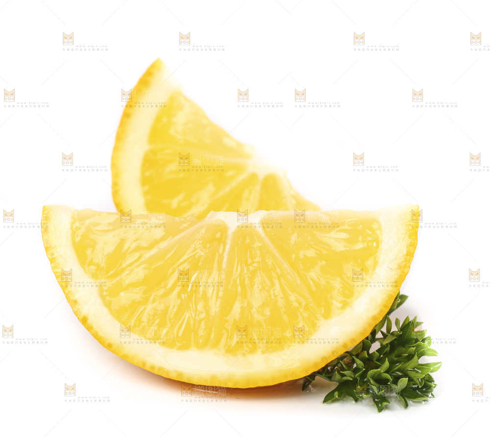白底上摆放着柠檬鲜果