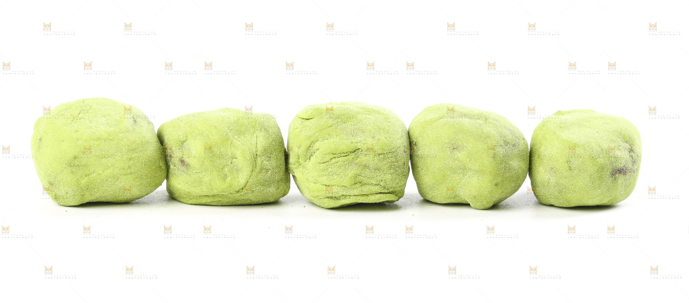 白底上的抹茶味奶枣