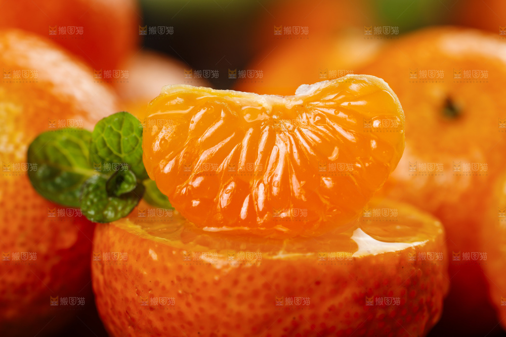 深底上的砂糖橘果肉