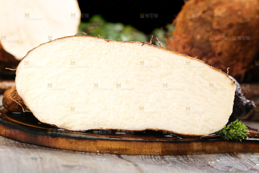 木板上的云南金秤砣山药