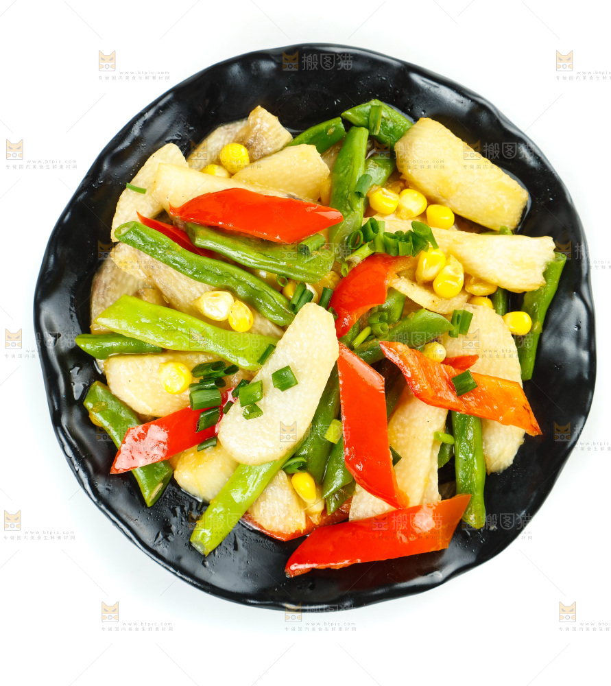 盘子里的山药炒四季豆