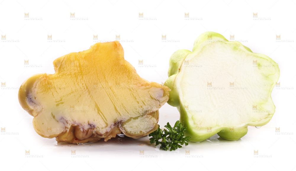 白底上放着榨菜头