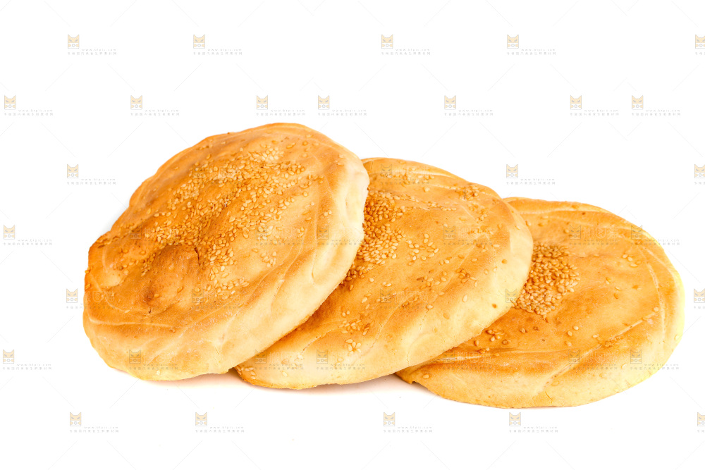 白底上放着烧饼
