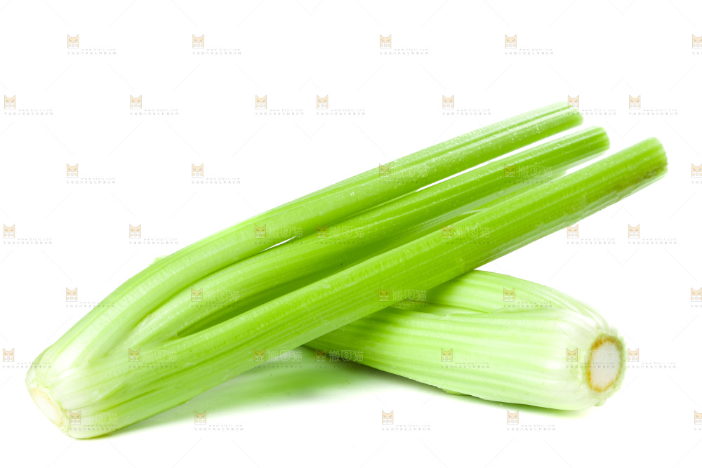 白底上放着西洋芹