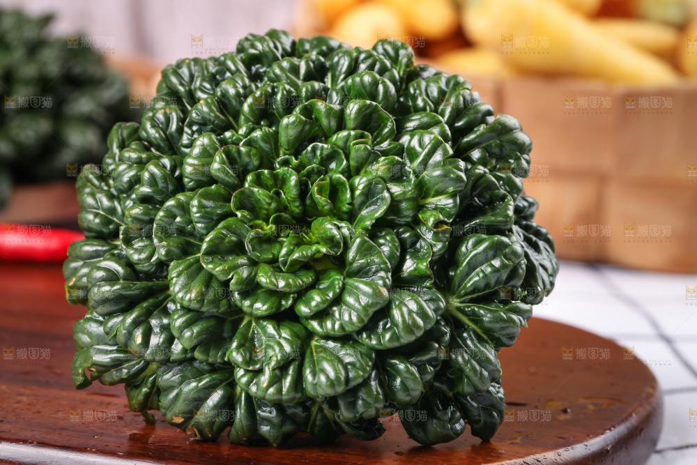 木板上的乌塌菜