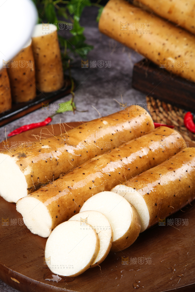 木板上放着淮山药