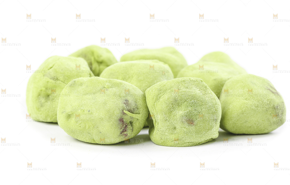 白底上的抹茶味奶枣