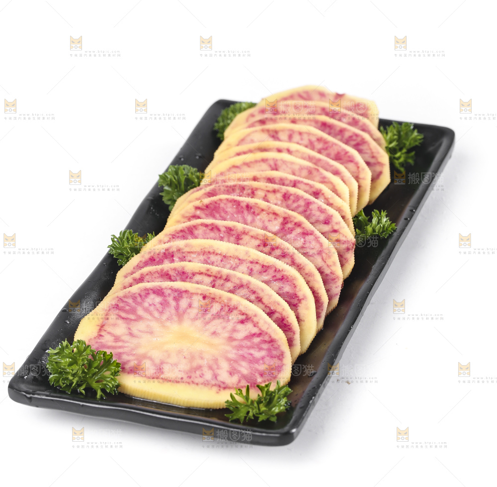白底上放着云南七彩土豆