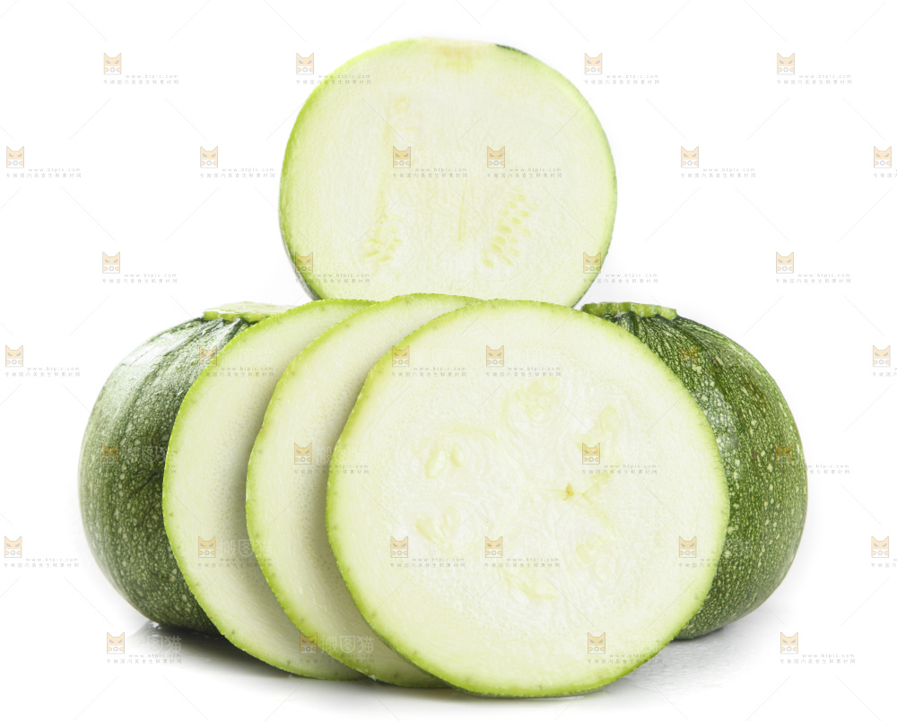 白底上的新鲜南瓜