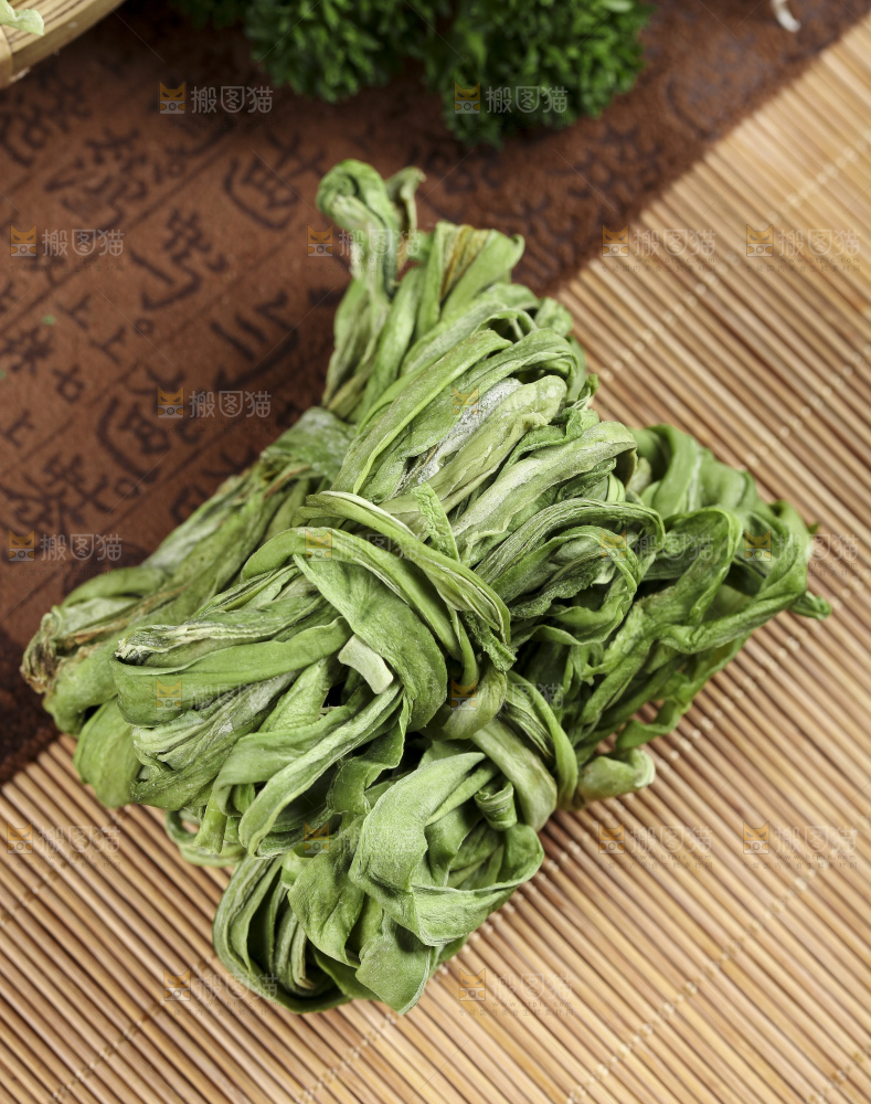 竹底上放着涡阳苔菜