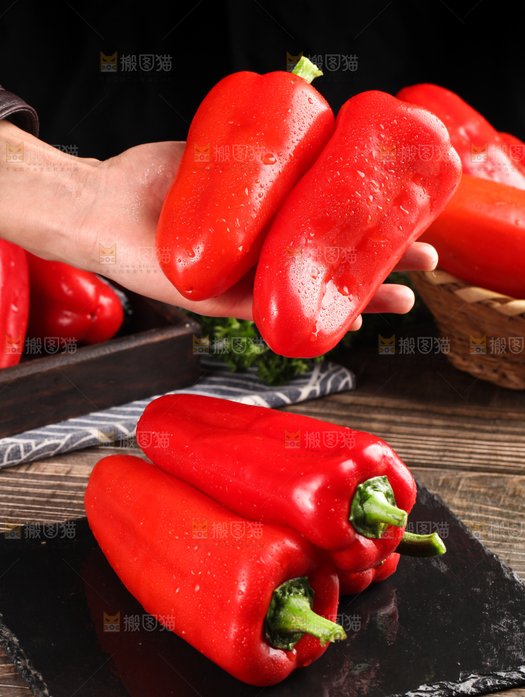 石板上的山东红辣椒