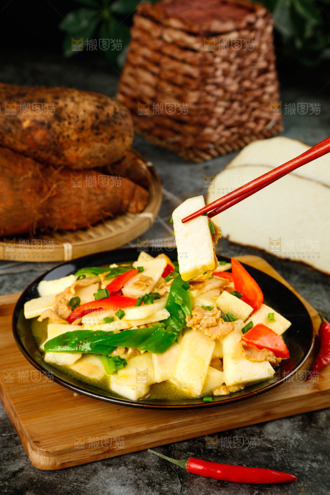 盘子装着山药炒肉