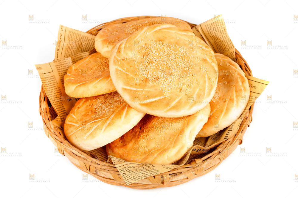 白底上放着烧饼