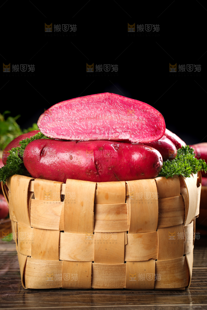 篮子里的红心土豆
