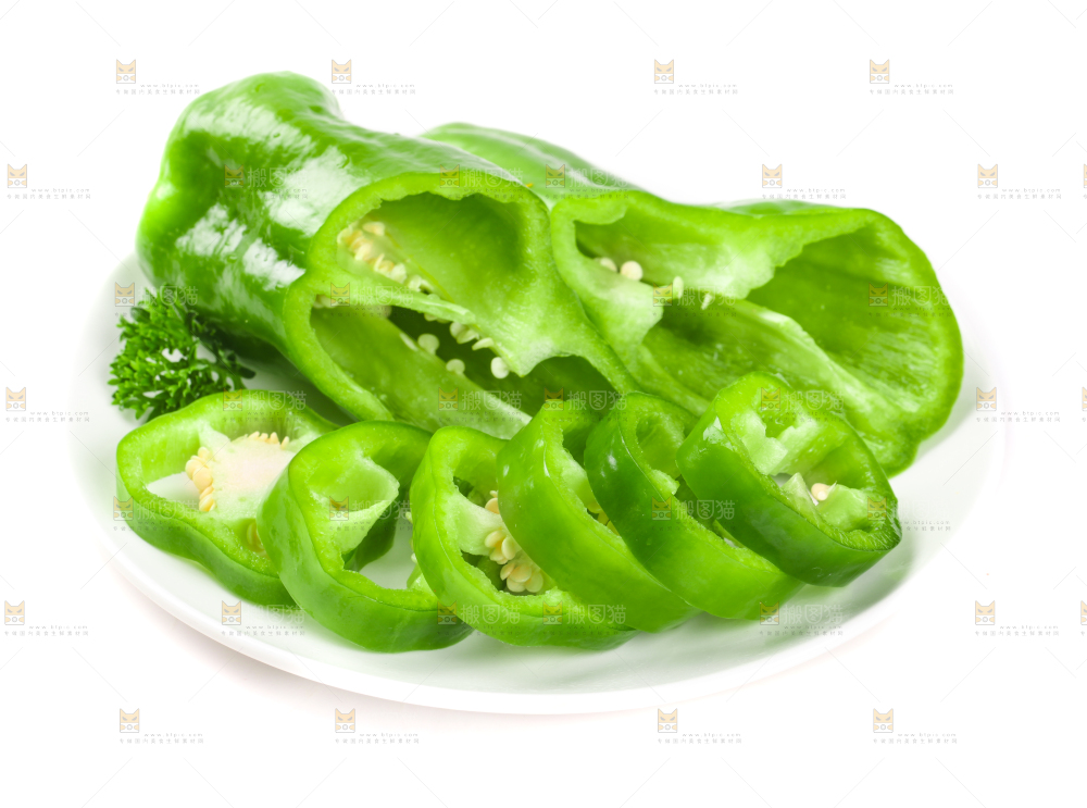 盘子里的薄皮青椒
