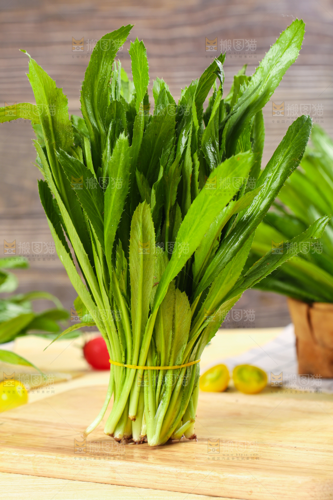 木底上的缅芫荽