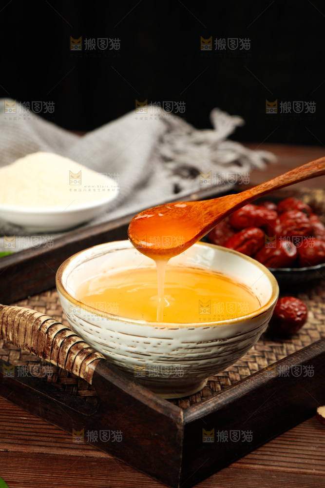 木底上放着一碗葛根粉