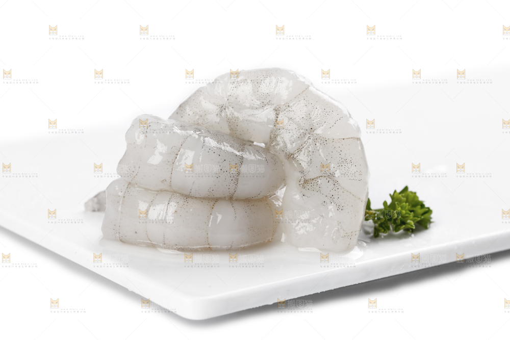 盘子里的新鲜青虾仁