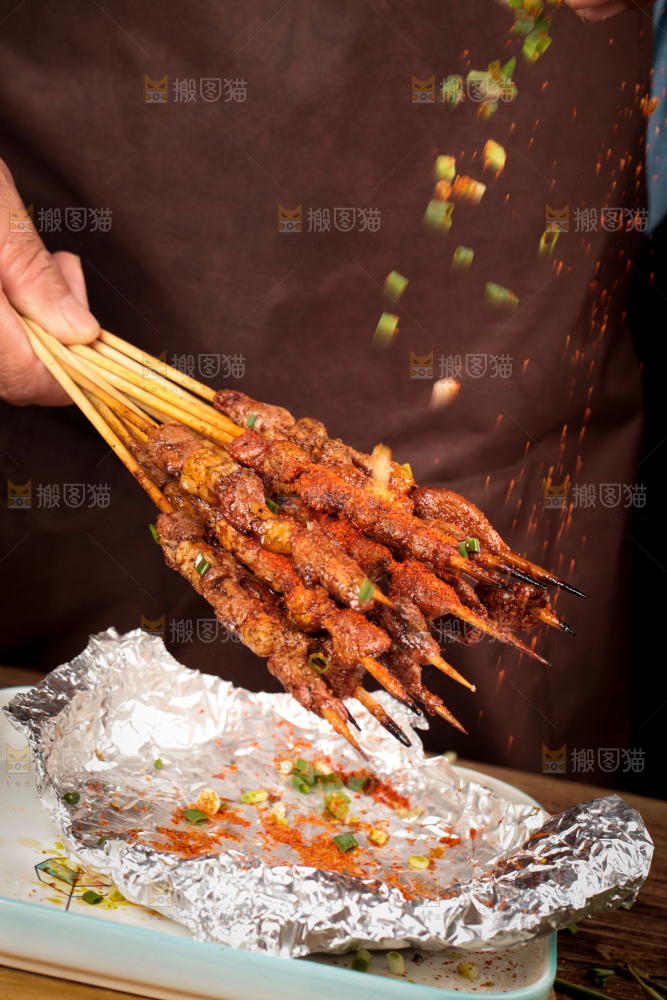 手拿烤串