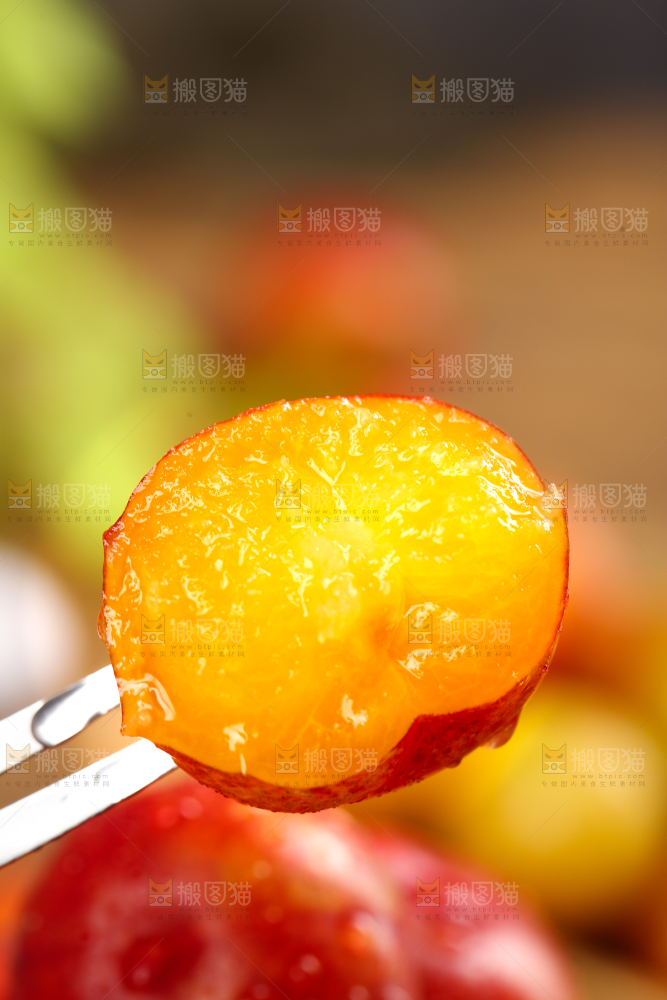 叉子上叉着三月李