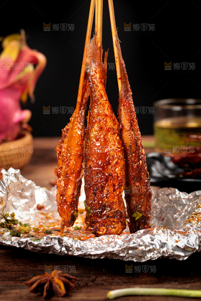 锡纸上的烤鱼