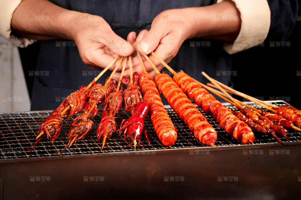 手拿烤串