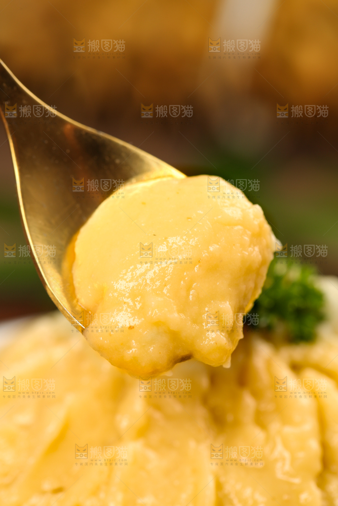 勺子里的榴莲酱
