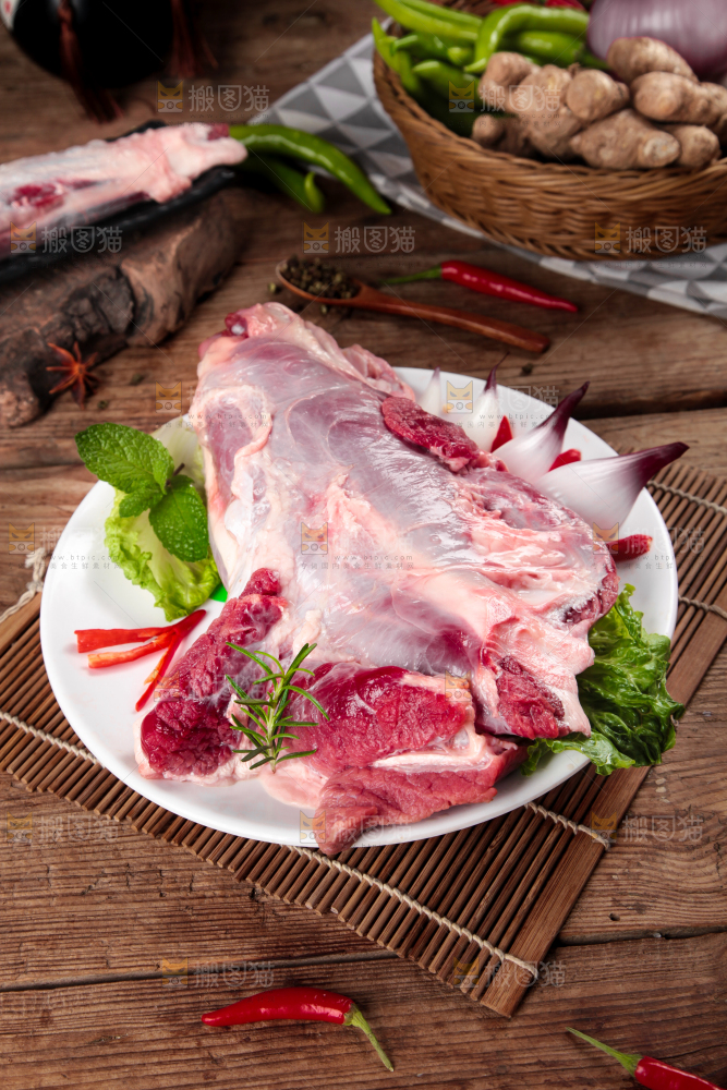 竹底上的贵州土黄牛肉