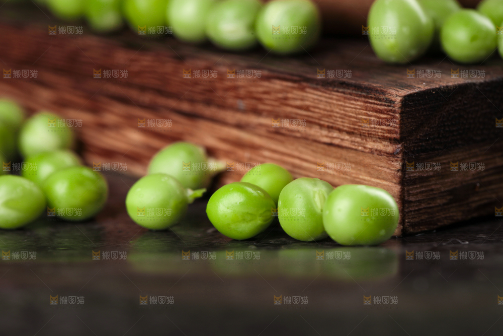 盘子里的农家青豆