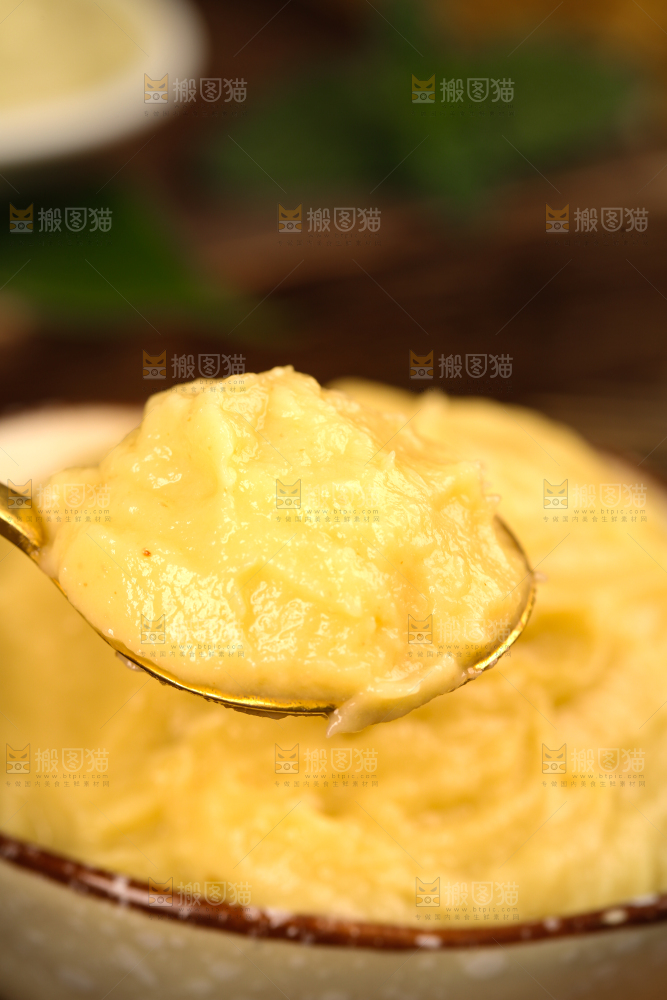 勺子里的榴莲酱