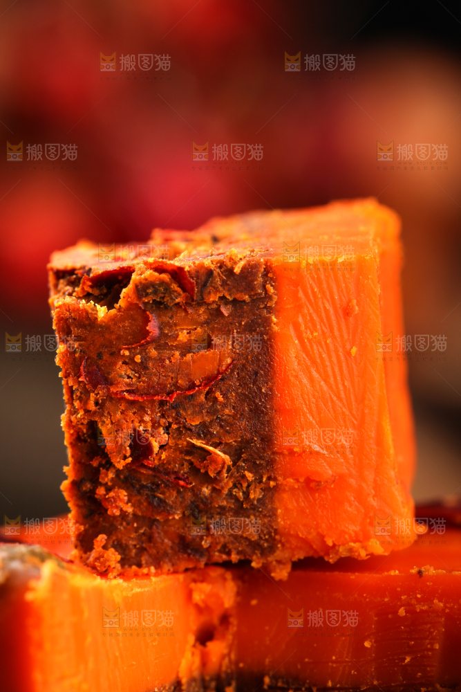木底上的麻辣火锅底料