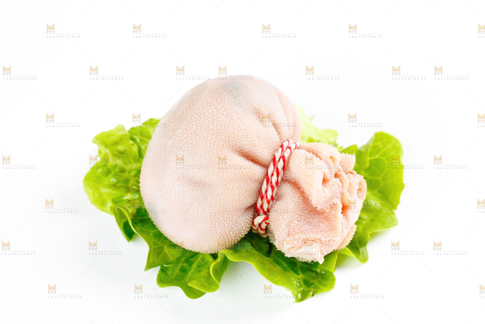 白底上的肚包肉