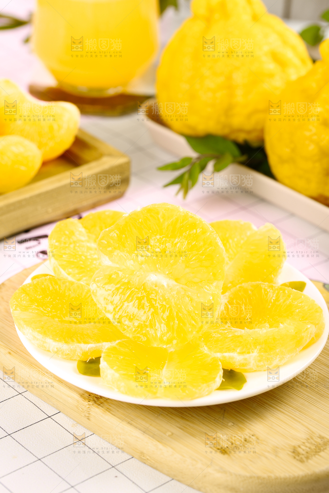 木板上的四川柠檬不知火