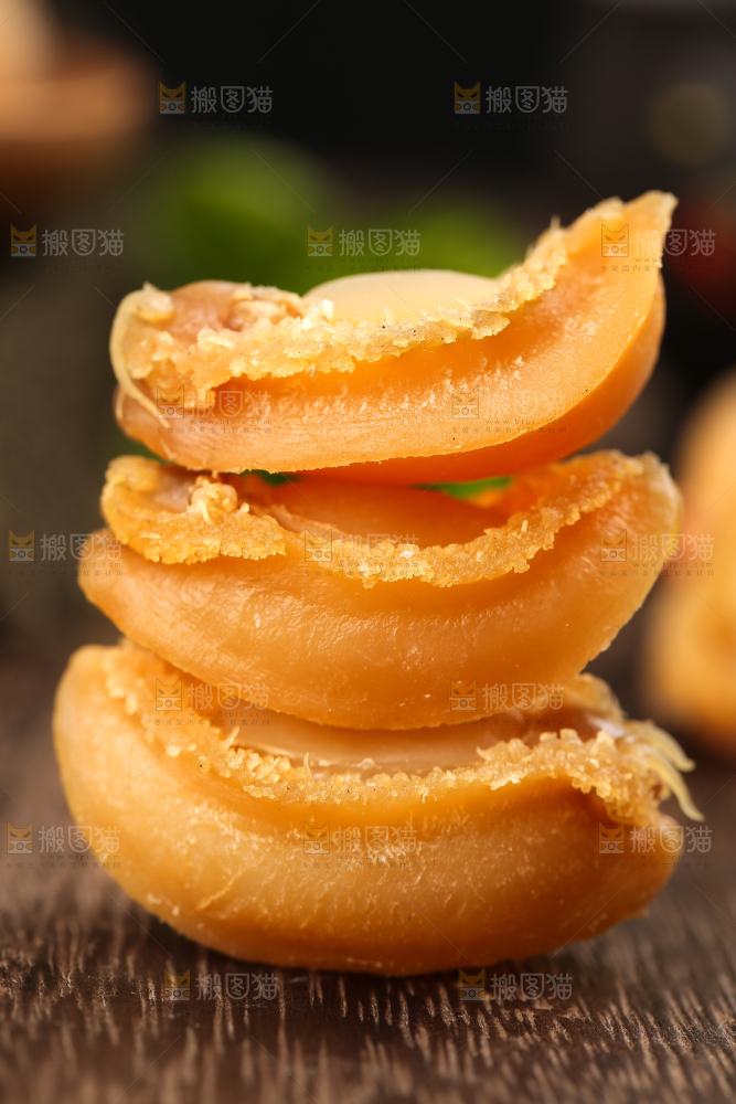 木底上的北海鲍鱼干