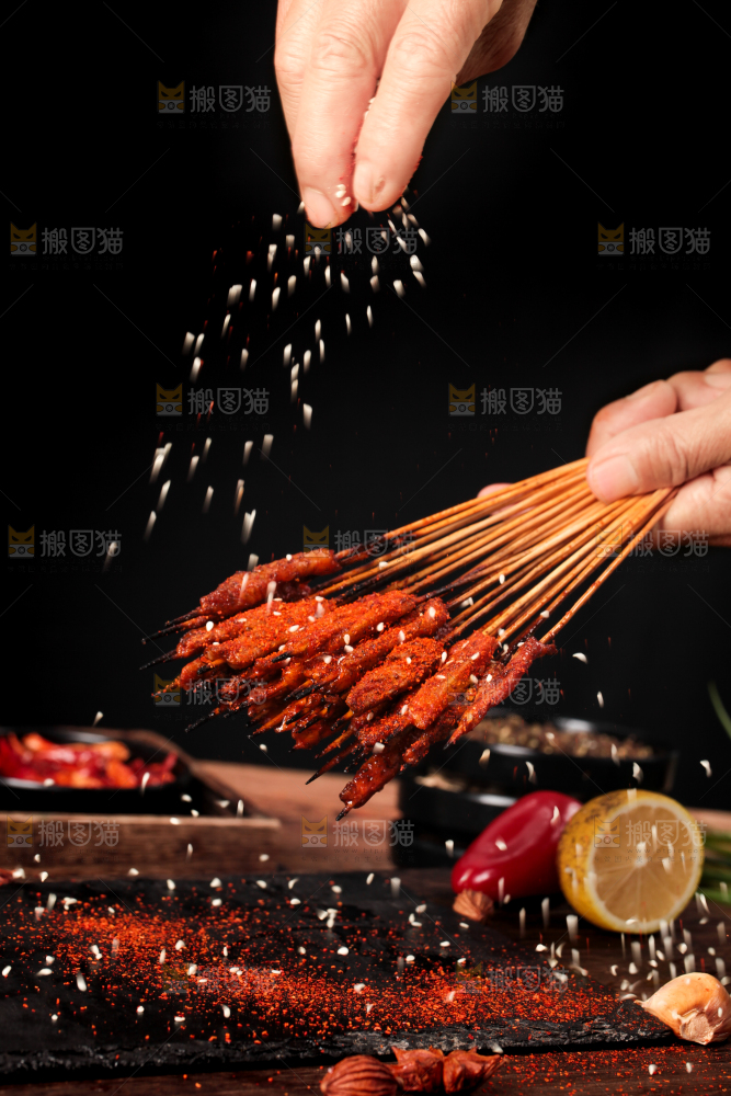手拿烤串