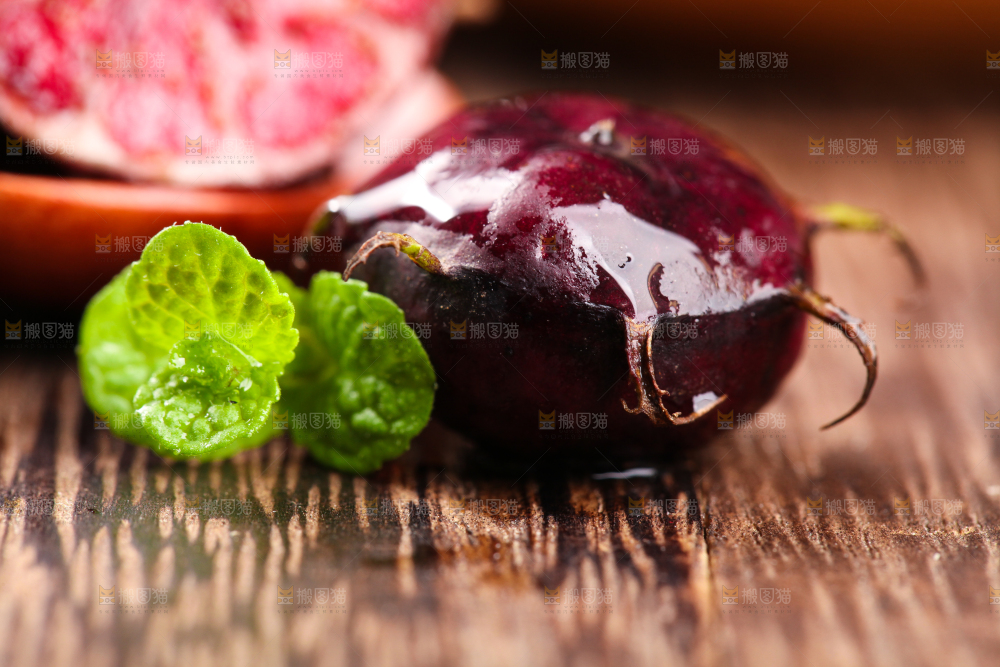 木底上的蜘蛛果