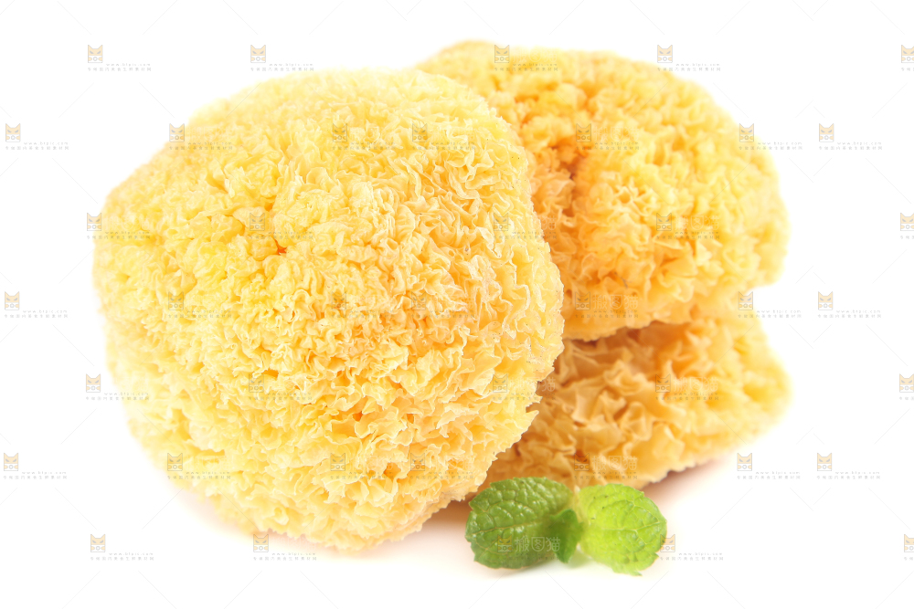 白底上放着雪银耳