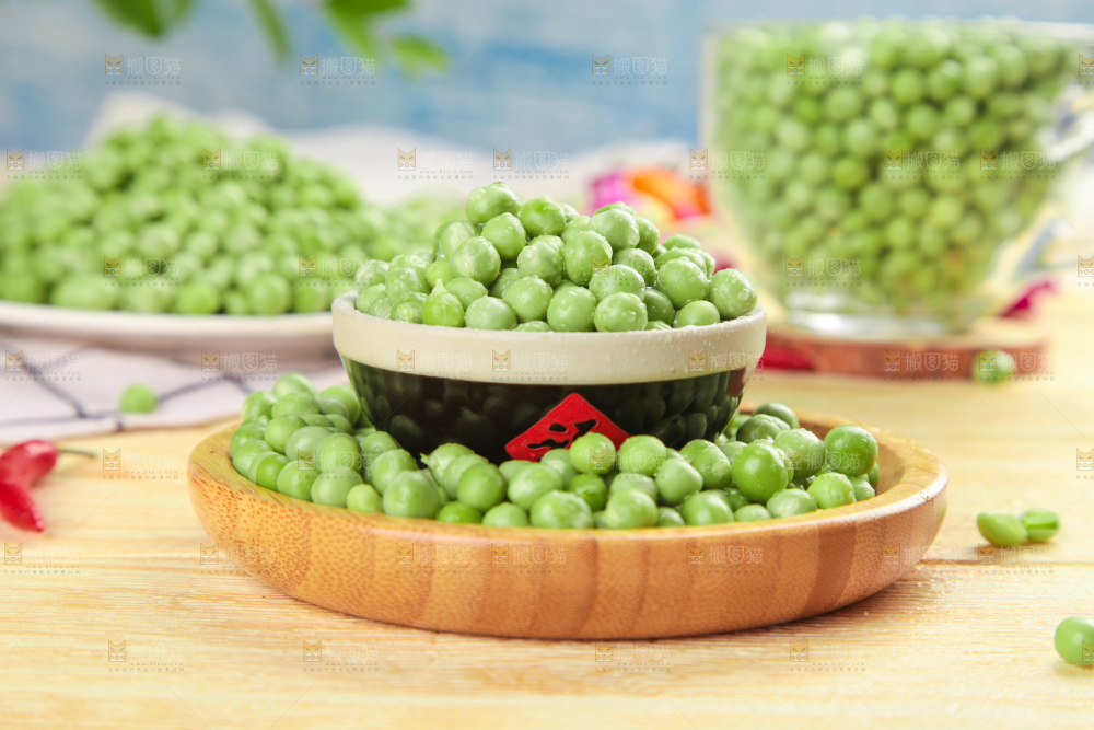 盘子里装着豌豆仁