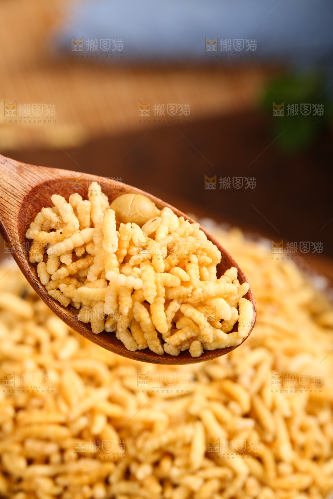 勺子里的糯米炒米
