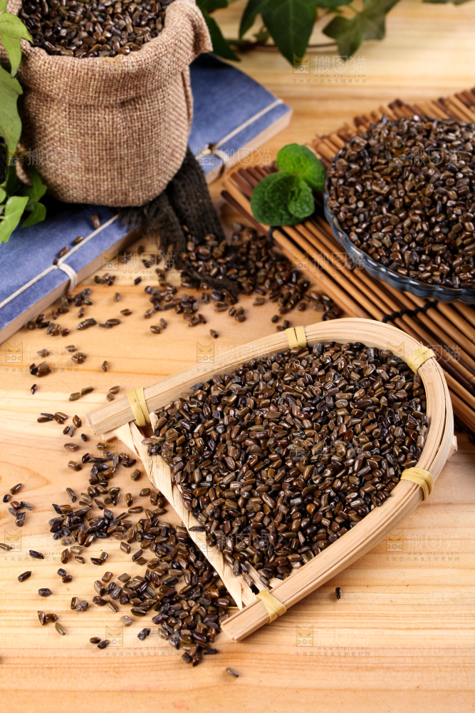 木底上的决明子茶